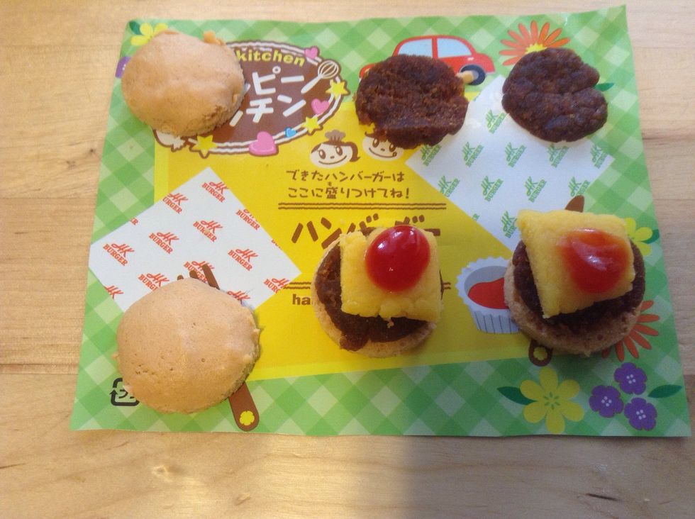 Build a Double Decker Burger-Bread, Burger, Cheese,Ketchup...