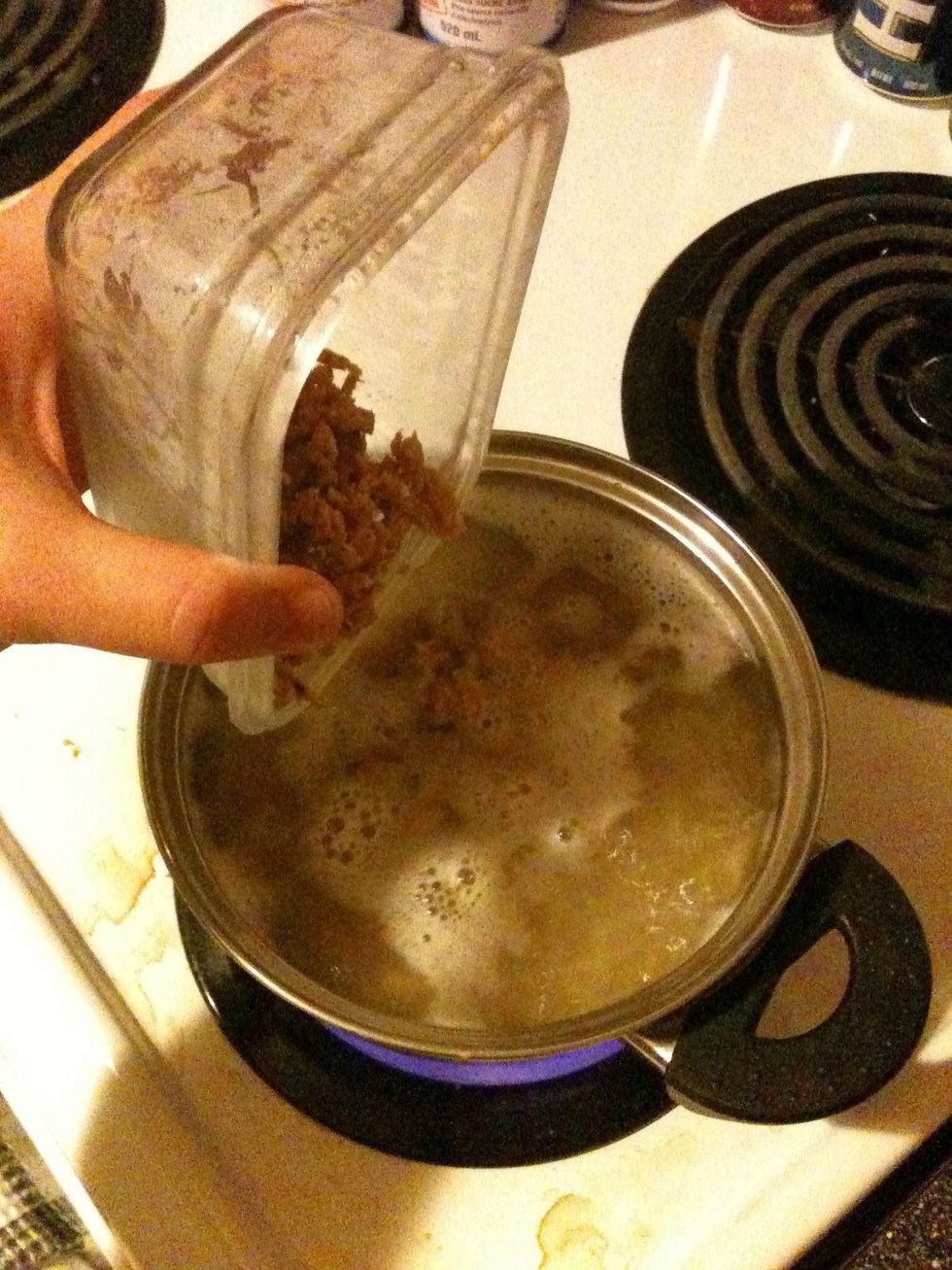 ... But as in my case today, add the cooked chorizo to the boiling pasta to heat through. (If you fried the chorizo from raw you don't need to re-heat it in the boiling water eh!)