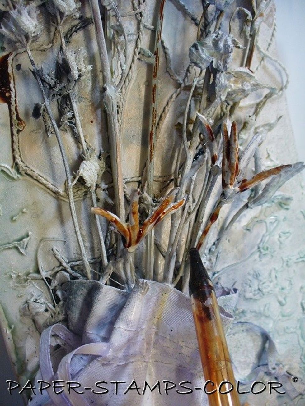 BUT I just kept going... Add Decadent Minx Shimmering inks to the stems and berries with its pipette. Just drag the color over it. Leave to dry.