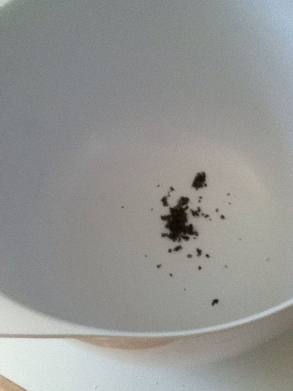 But the vanilla sugar we just made in the bowl.