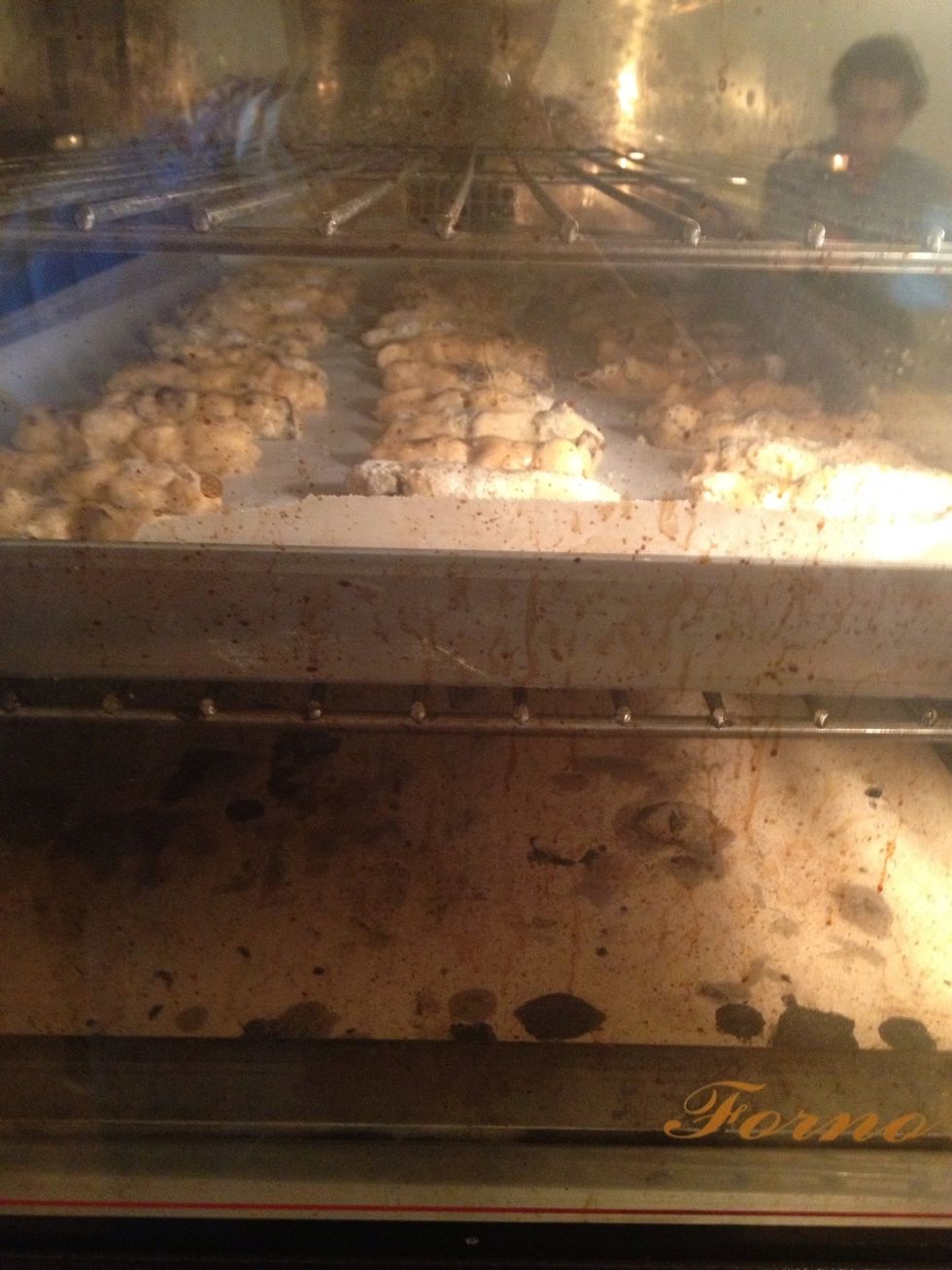But them in the Owen at 200/220 C for 15/20 min but control them and don't let them get burned lol