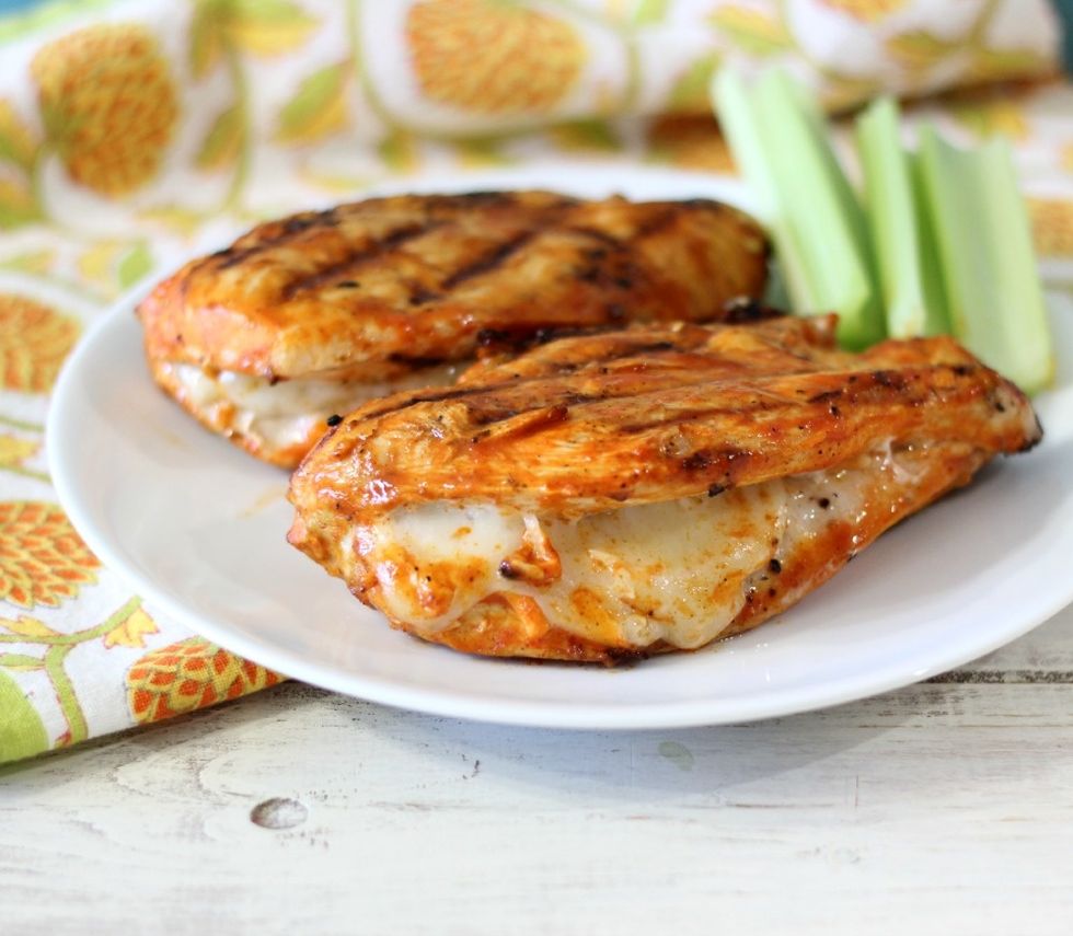 How to make a cheesy buffalo chicken grilled sandwich B+C Guides
