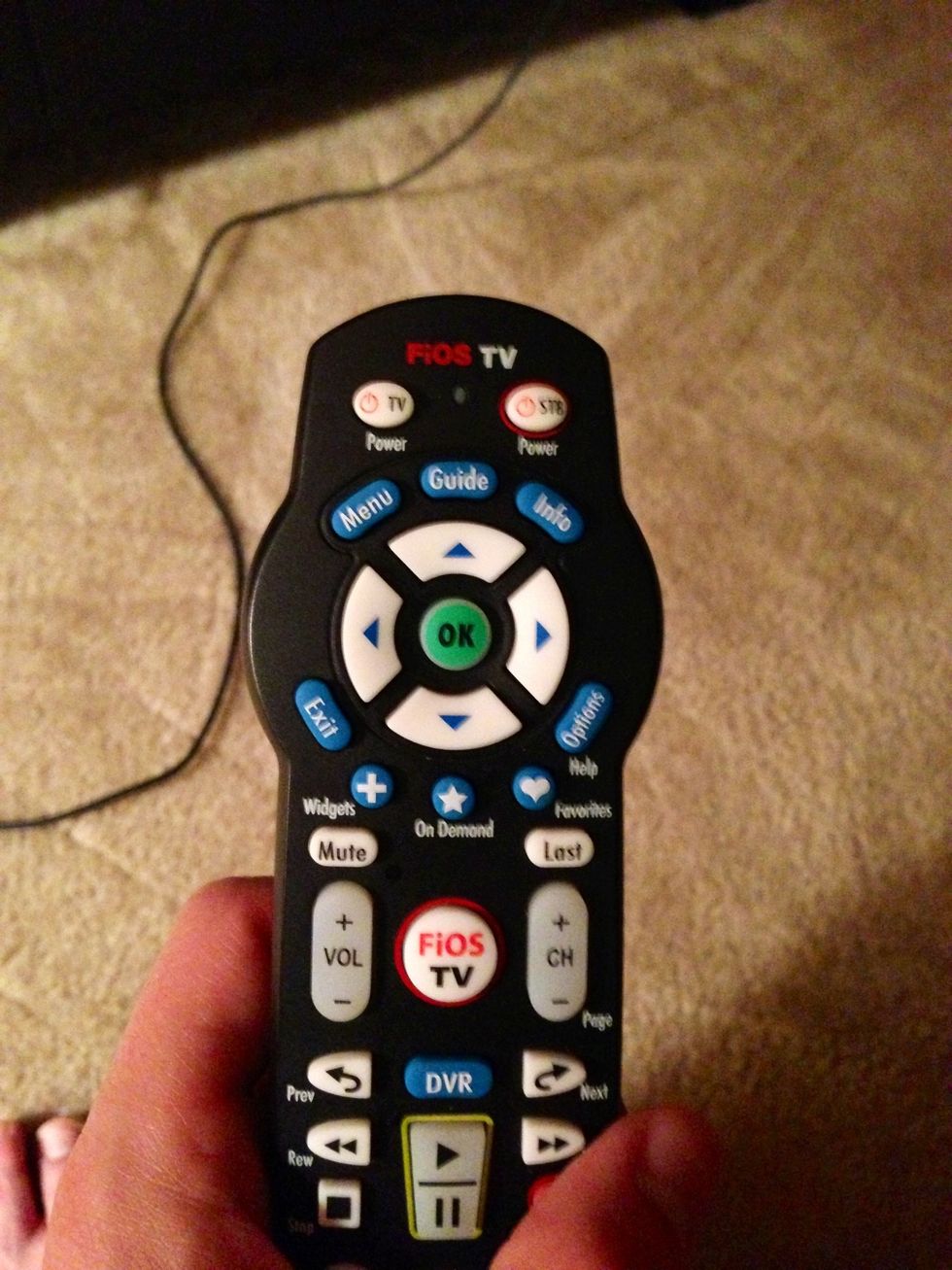 Cable tv controller. Top left button turns on/off the TV. Top right button turns on/off cable box. Volume on this does nothing.