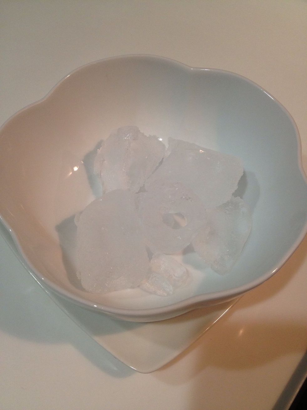 Cant seems to wait so I prepare a bowl of ice.