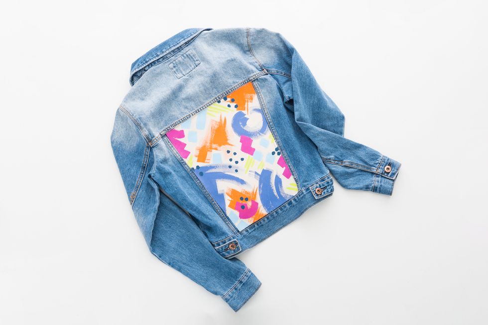 Carefully match up your canvas panel to the glued denim panel and firmly press them down onto each other. Let dry for one hour or more. Ta da!