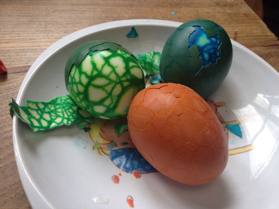 Carefully remove the shells of the eggs.