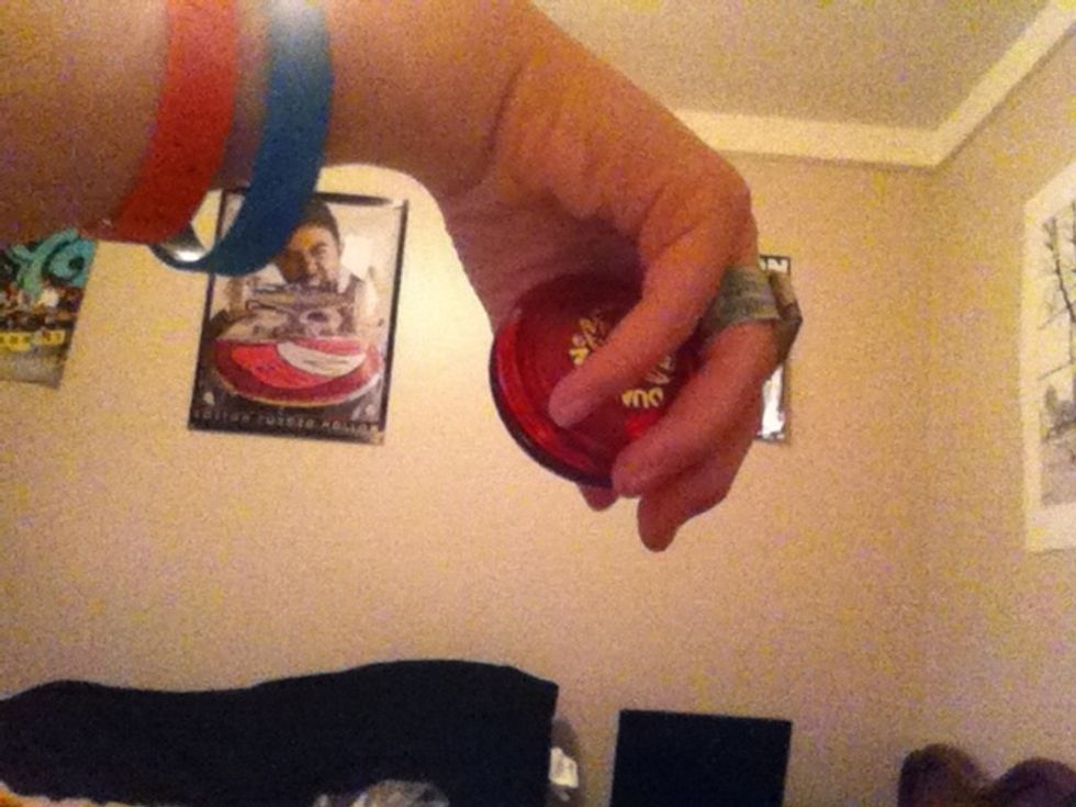 Catch the yoyo when it's coming up like this.