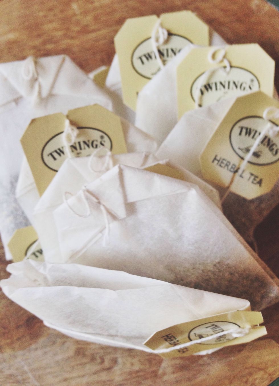 Chamomile flowers or 100% pure chamomile tea is anti-bacterial, anti-fungal, anti-inflammatory and has anti-parasitic properties. It is especially helpful for diaper rashes.