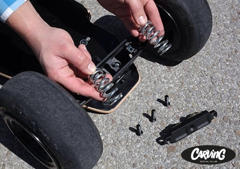 - Change the springs. / - Cambia los muelles.