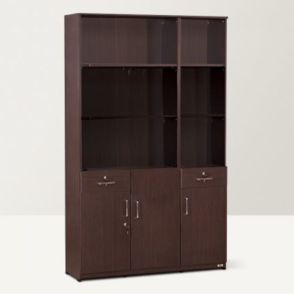 Check the construction of the wardrobe. See how many shelves and racks it has to accommodate the stuff. The wardrobe should be well built with shelves and racks and rods to hang clothes.