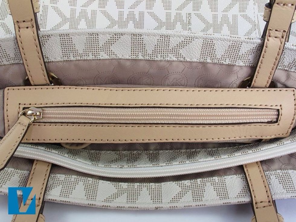 Check the stitching on the handbag very carefully. It should be straight, neat, even and clean.