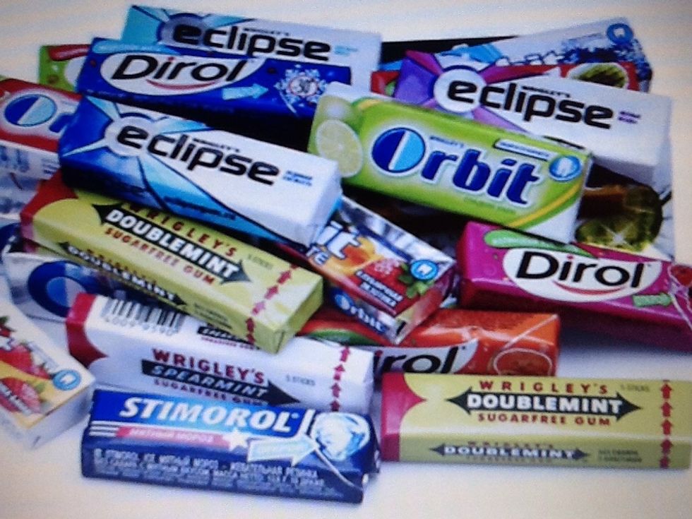 Chewing gum while peeling onions will keep you from crying!