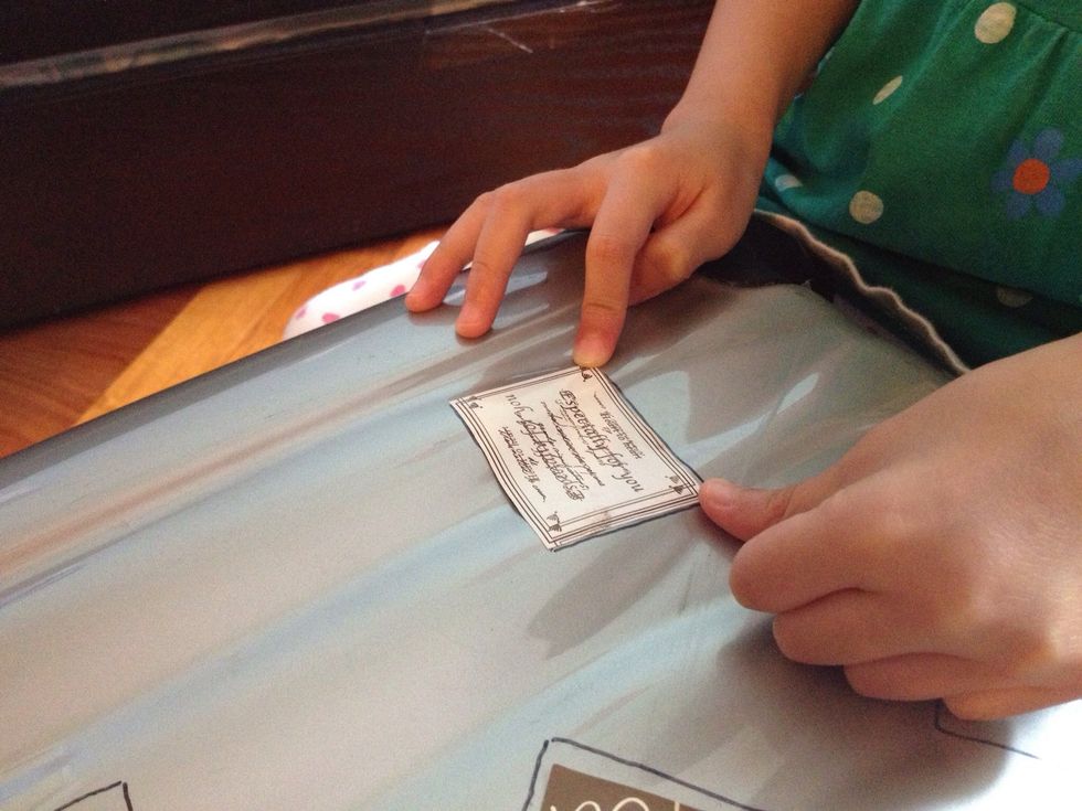 Children, you can now play seek and match. Help me find out the right sticker to the right place.