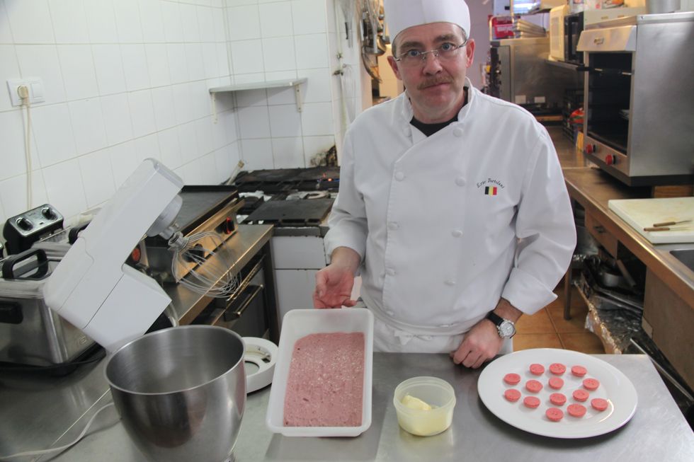 chill in refrigerator about 30 minutes.