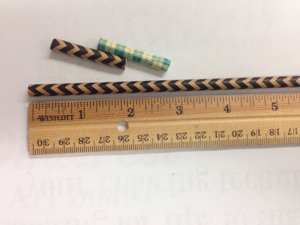 Choose 15 straws. Hold one along a ruler, and use the pencil to mark one and a half inch pieces. Cut SLOWLY to avoid having the pieces fly away from you. Gather all of the pieces in an empty bowl.