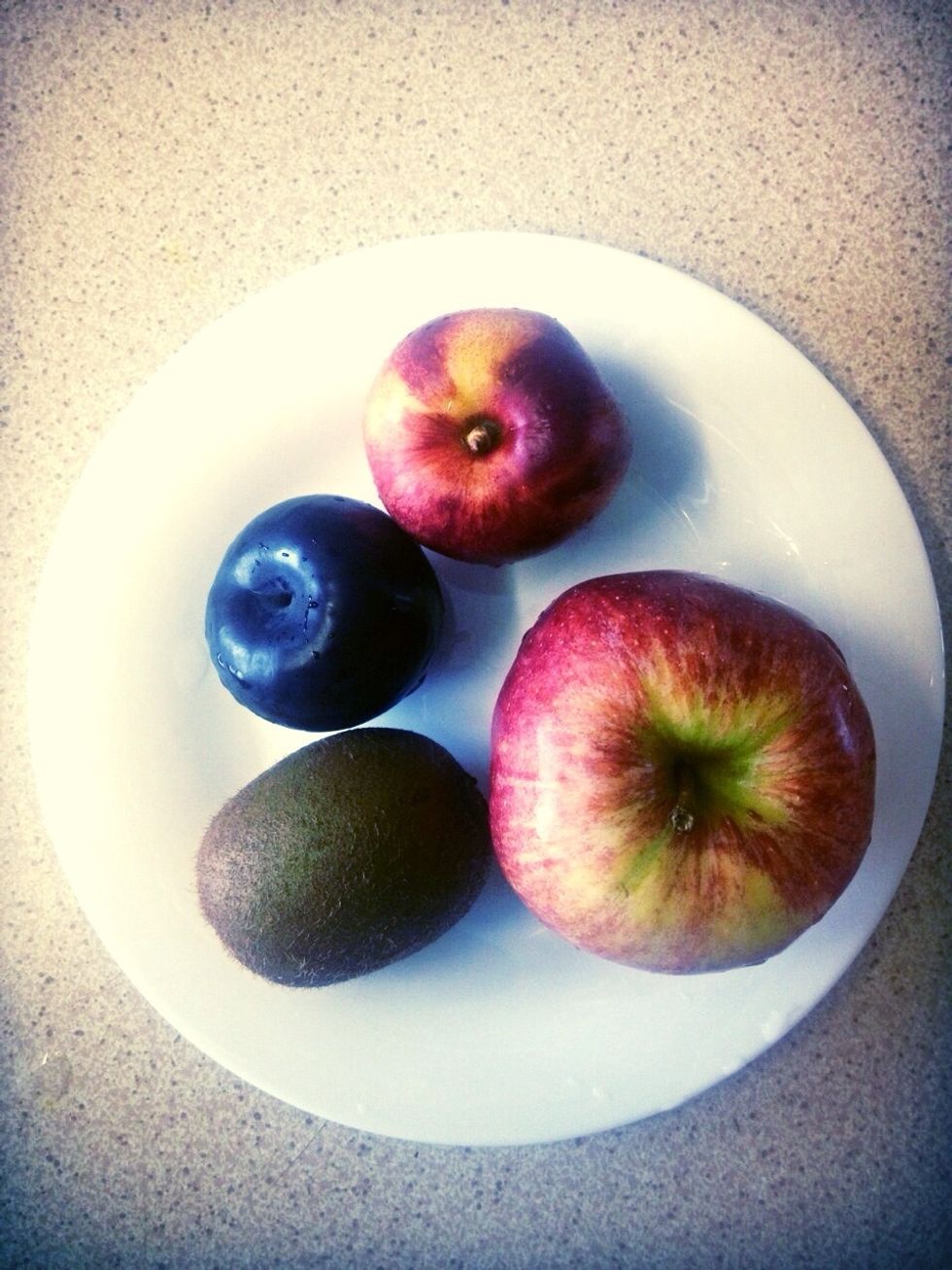 Choose 3-4 fruit varieties of your choice