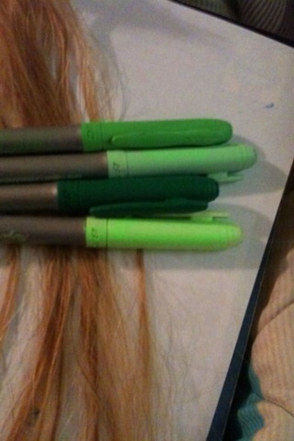 Choose 3-5 colors Tha look close but gradually get lighter or darker