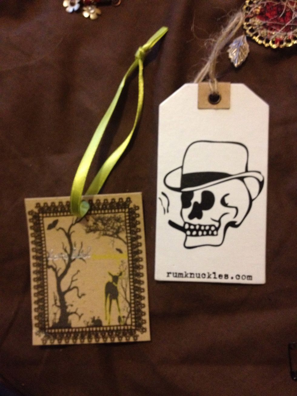 Choose and keep some cute and cool clothing tags