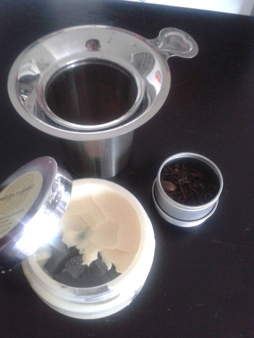 Choose your ingredients. I decided to use Coffee Pu'erh tea leaves because I love the smell!