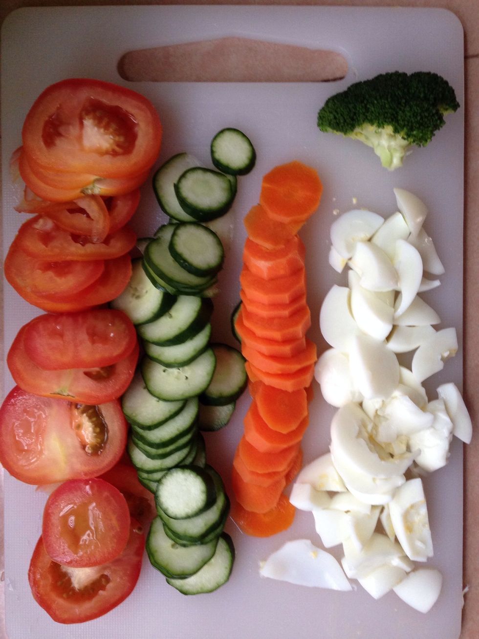 Chop all the ingredients into slices