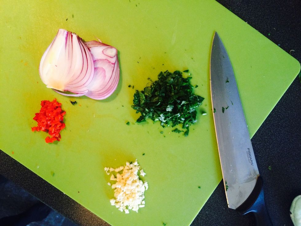 Chop all vegetables except avocado, tomatoes and spinach (finerly chopped garlic, coriander and chilli, sliced red onion)