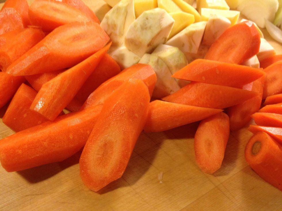 Chop all vegetables to big pieces.