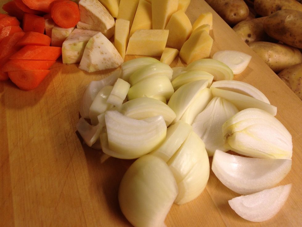 Chop also the onions.