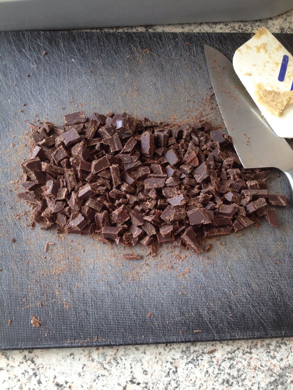 Chop chocolate coarsely
