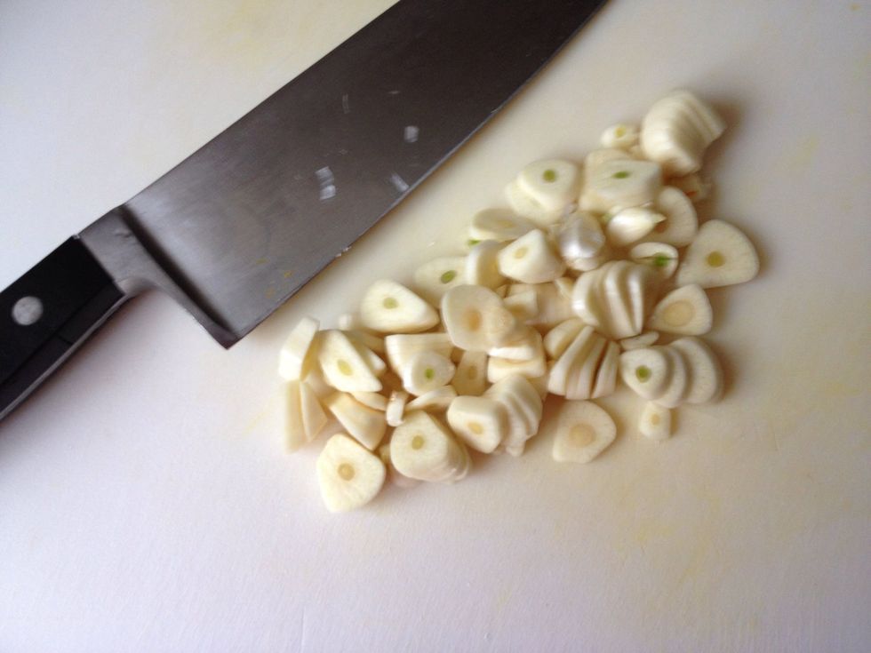 Chop garlic.