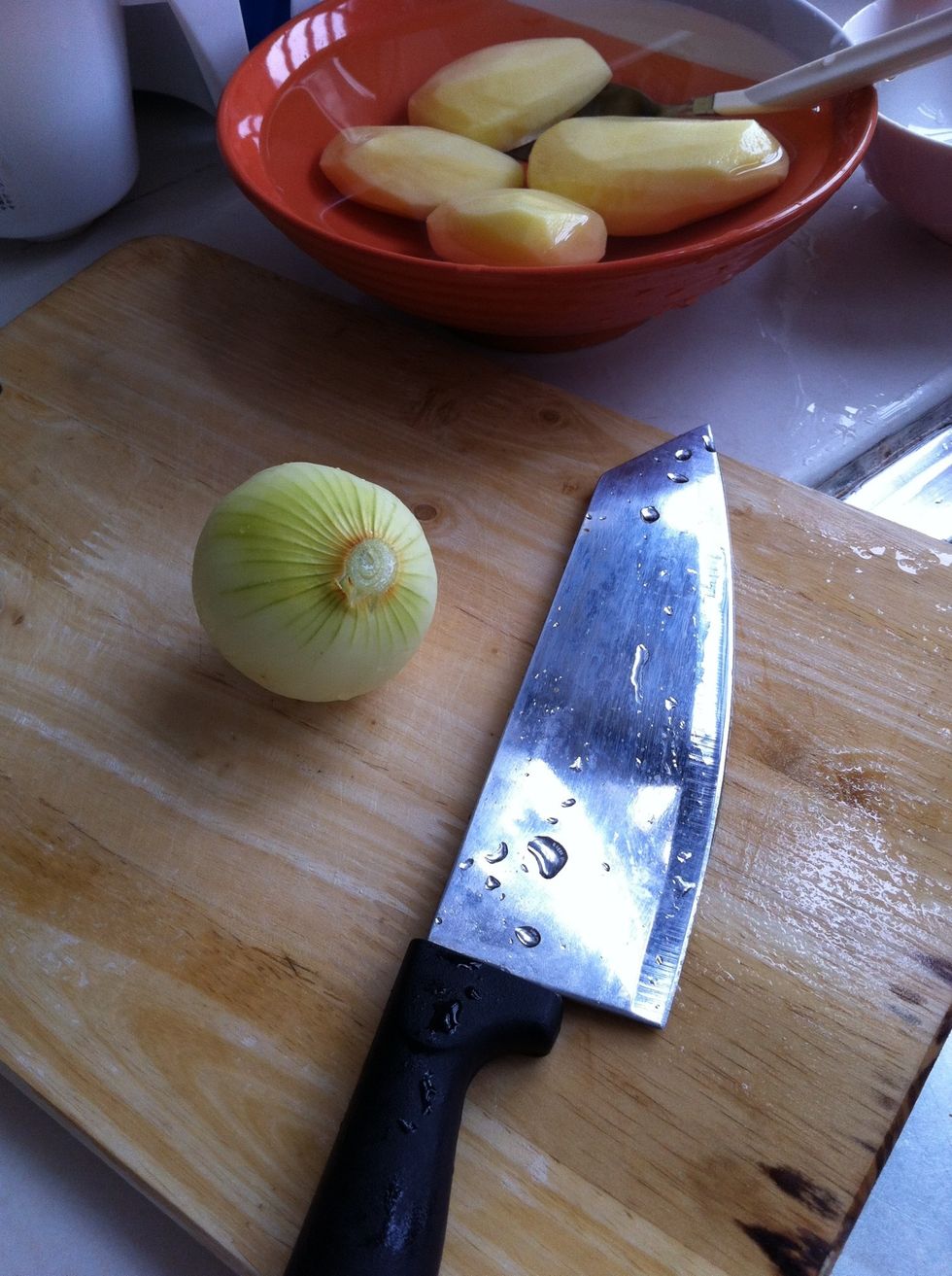 Chop onions..(as I dun really like to eat onion,just add based on your own preference):)