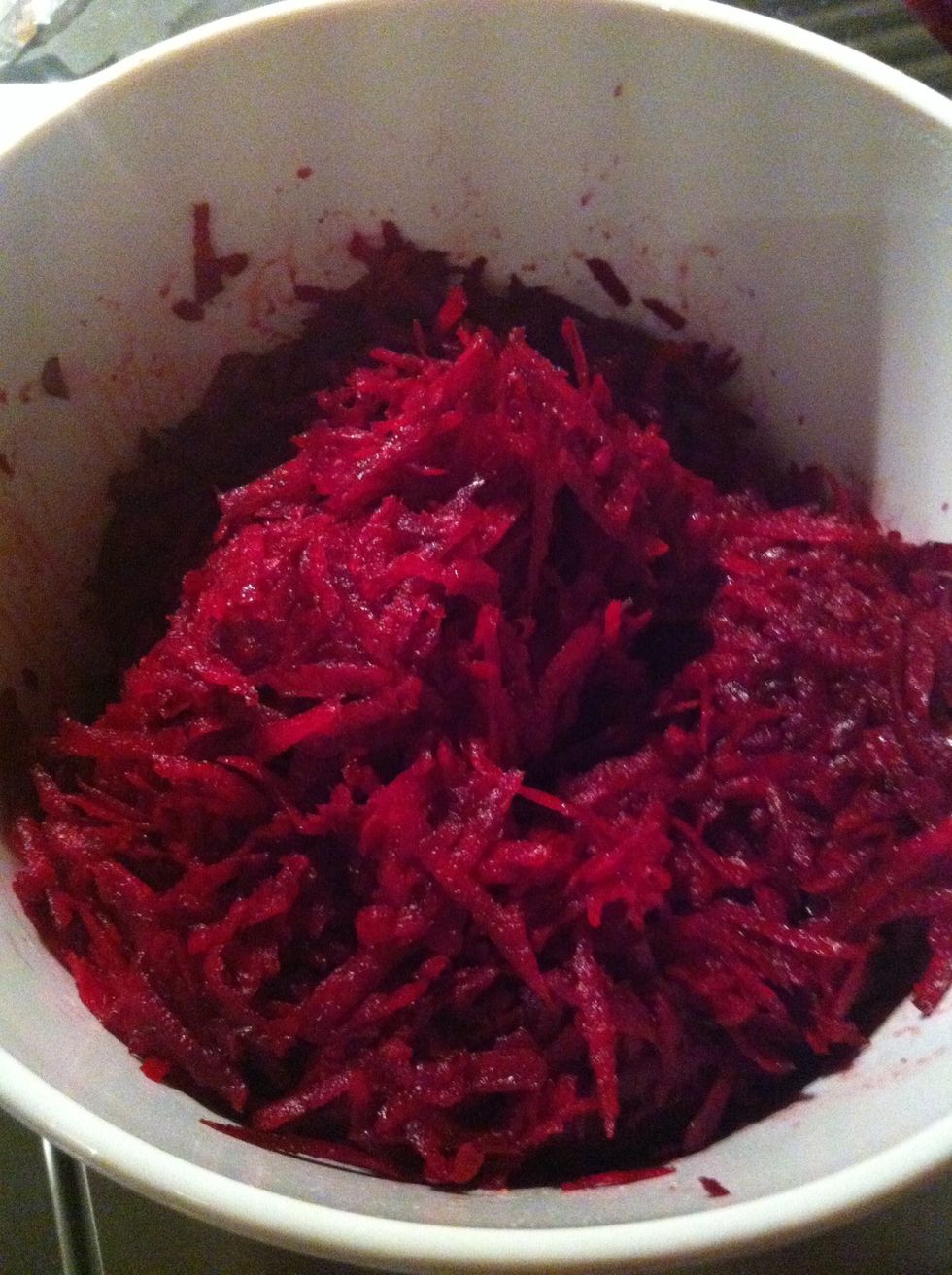 Chop or grave beet roots and fried it a bit.