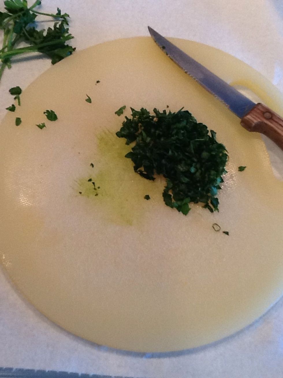 Chop parsley. Set aside.