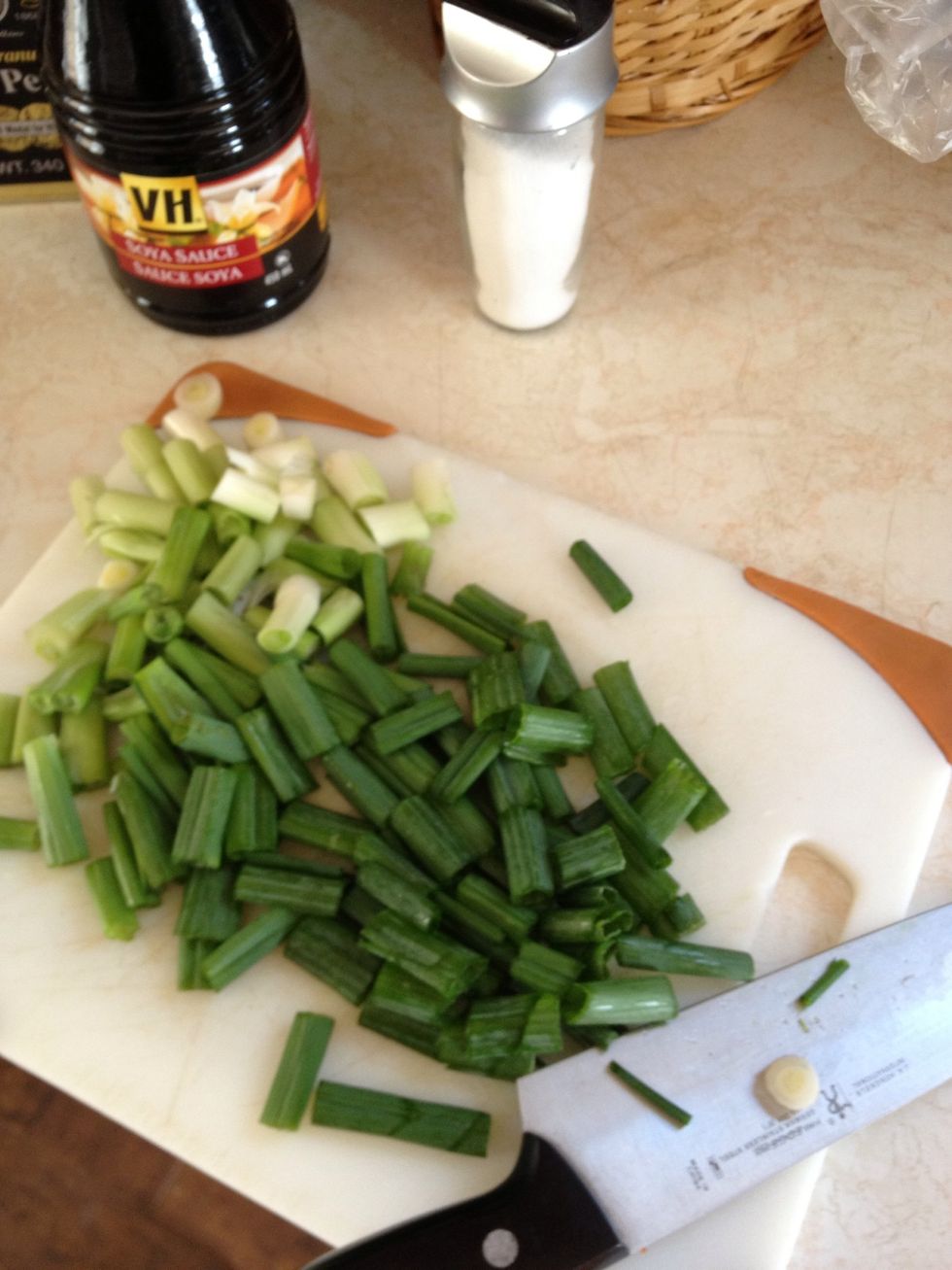 Chop scallions and add to blender.