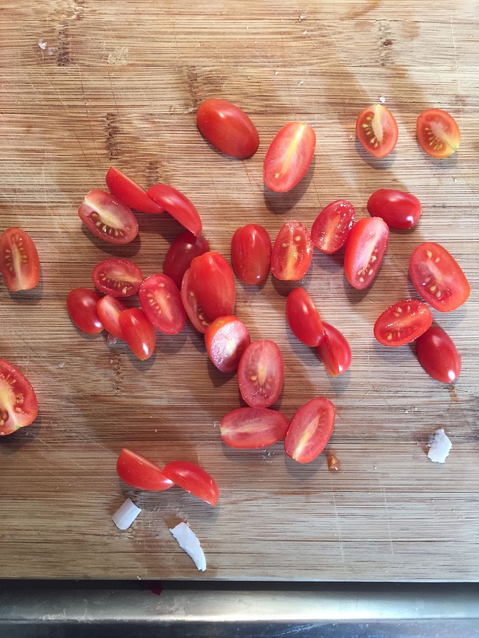 Chop some chery tomatos (to decorate )\u263a\ufe0f
