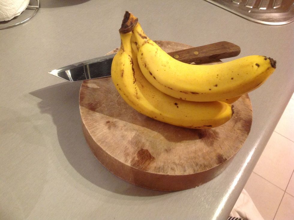 Chop the banana in thin slices so it's easier to mash later on.