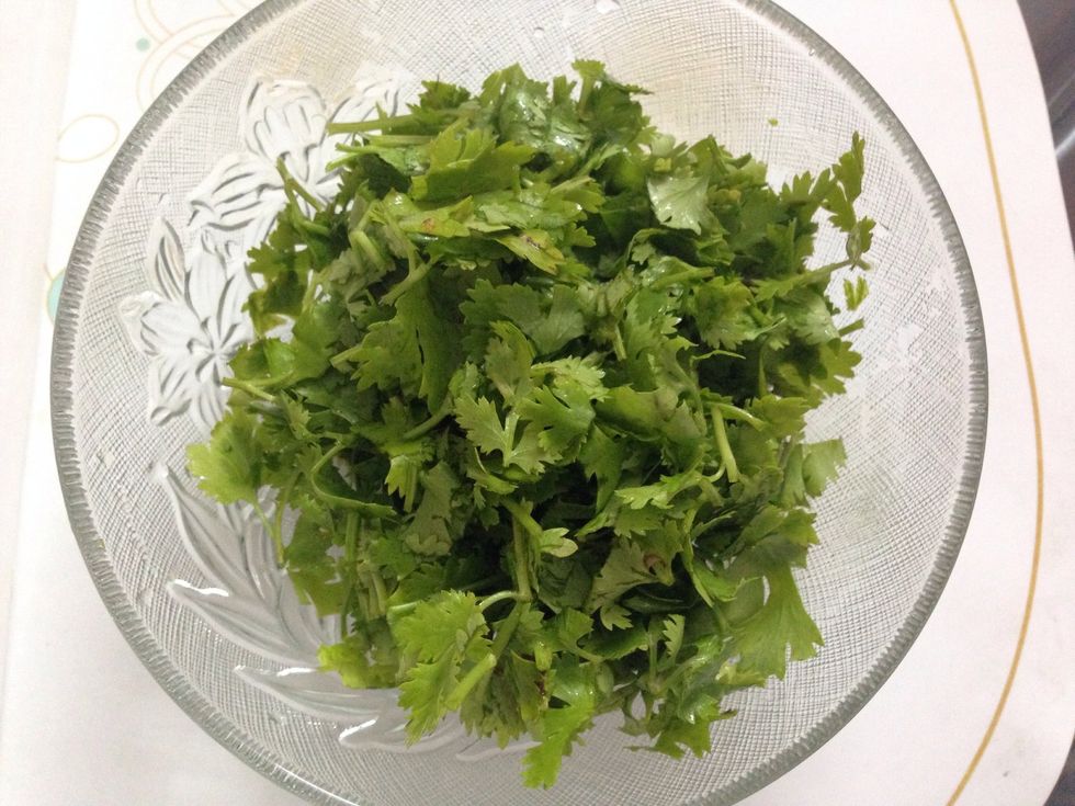 Chop the coriander leaves into smaller pieces and keep aside.