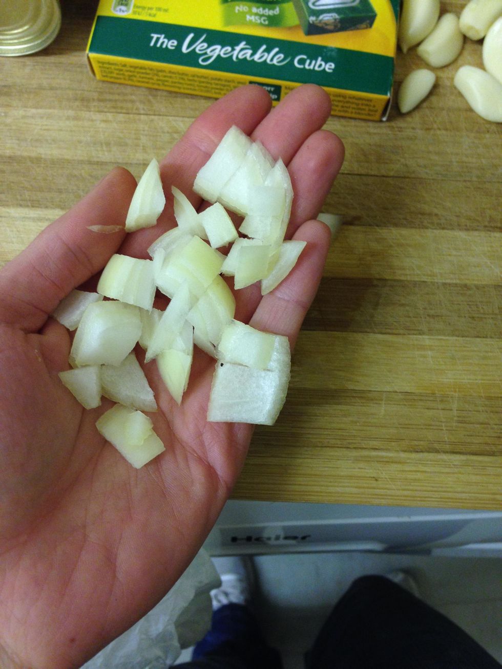chop the onion in small pieces