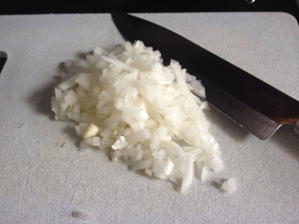 Chop the onion into small pieces.