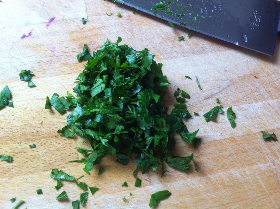 Chop the parsley.