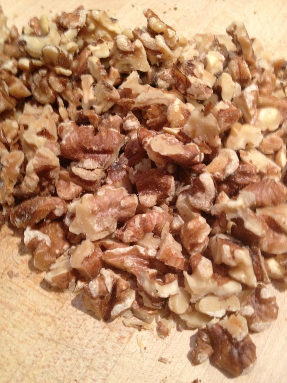 Chop the toasted walnuts.