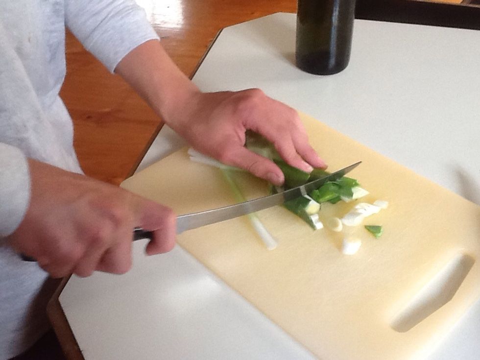 Chop up the leek into thin pieces