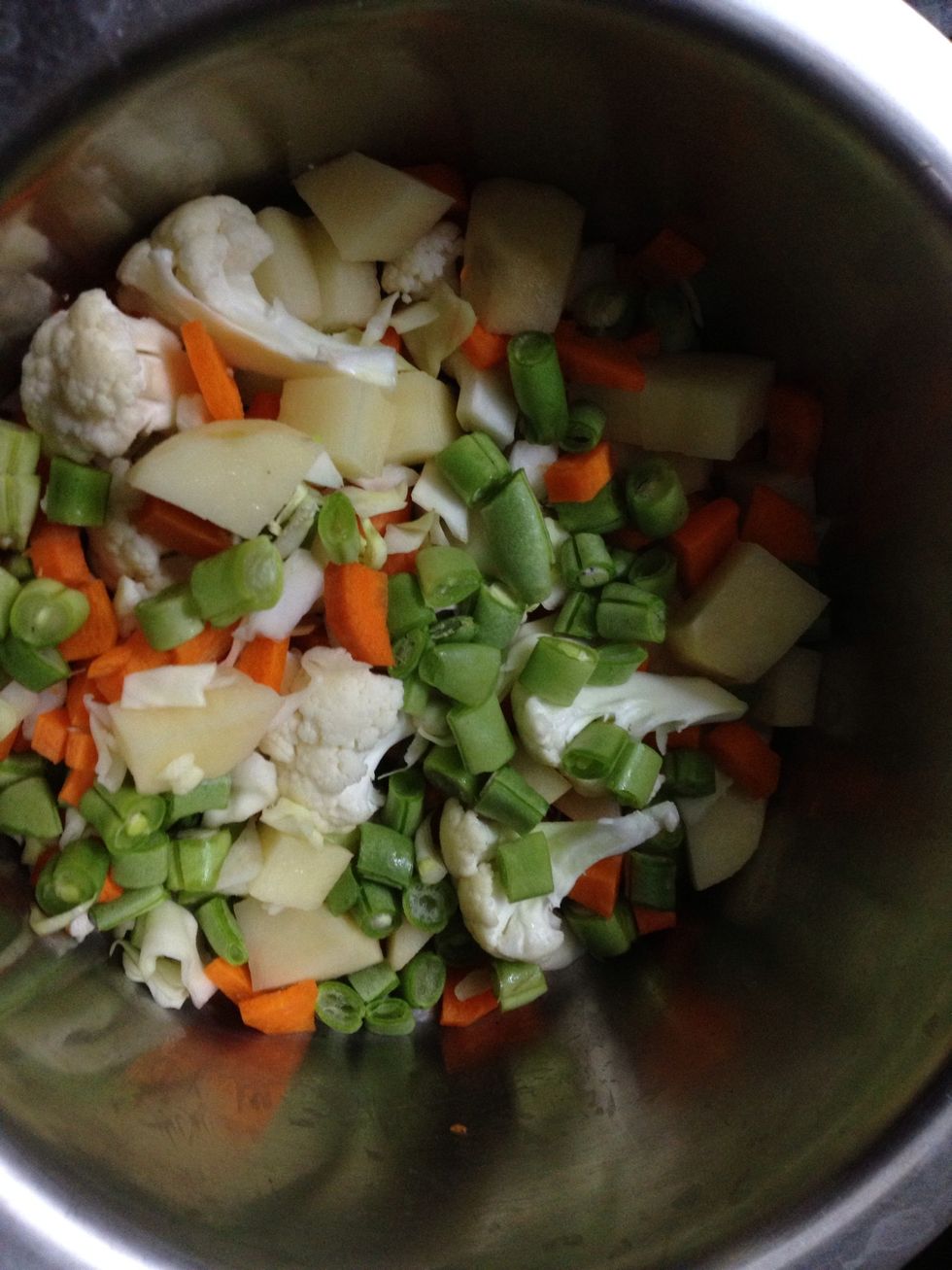 Chopped French beans, cauliflower, cabbage, potato, carrot
