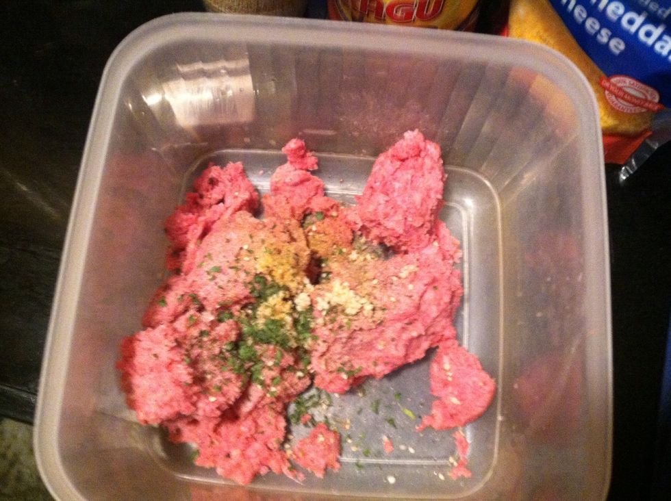 Chopped garlic Cumin Paprika Pepper Salt Chopped parsley Teaspoon of siracha
