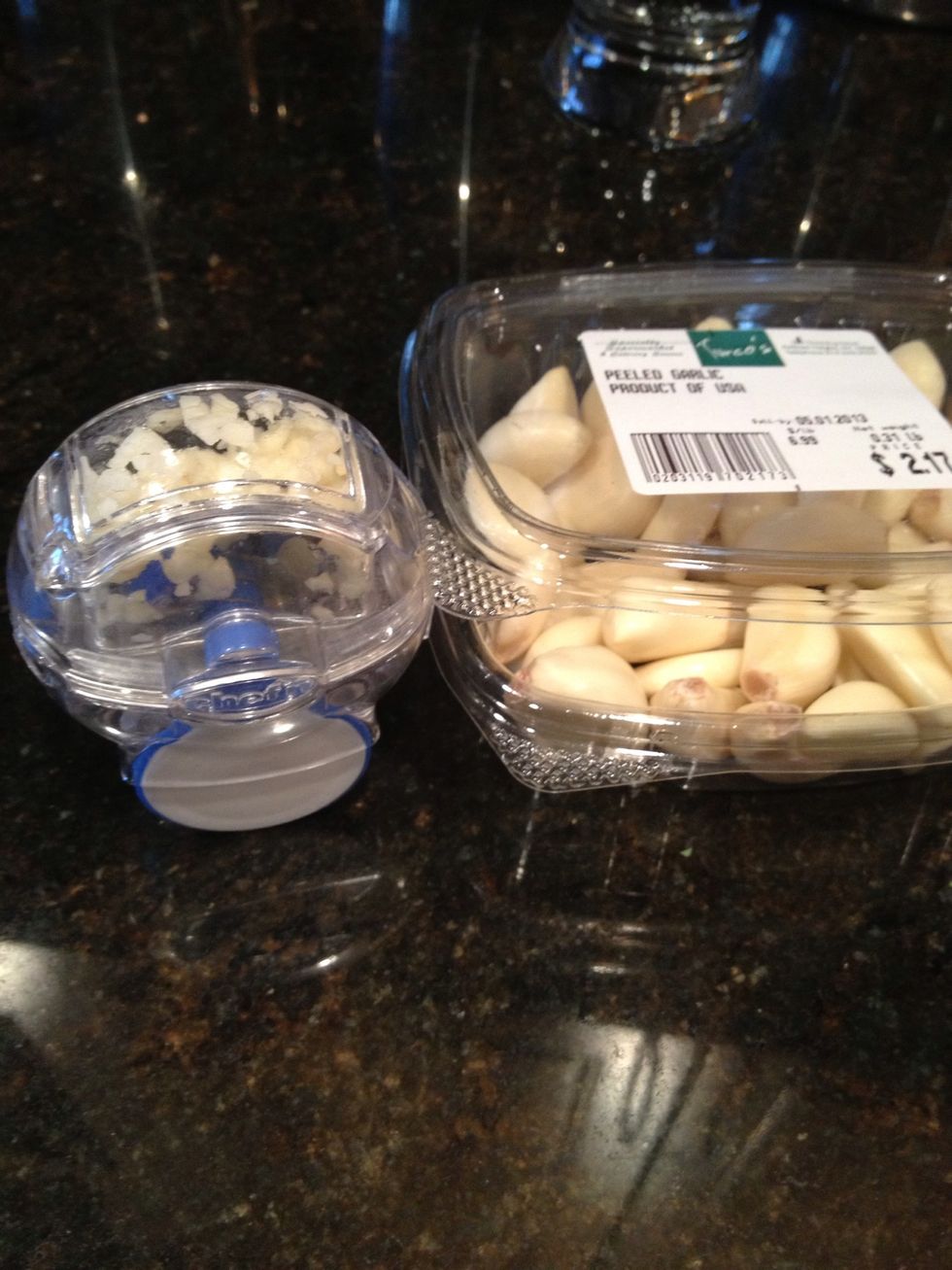 Chopped garlic