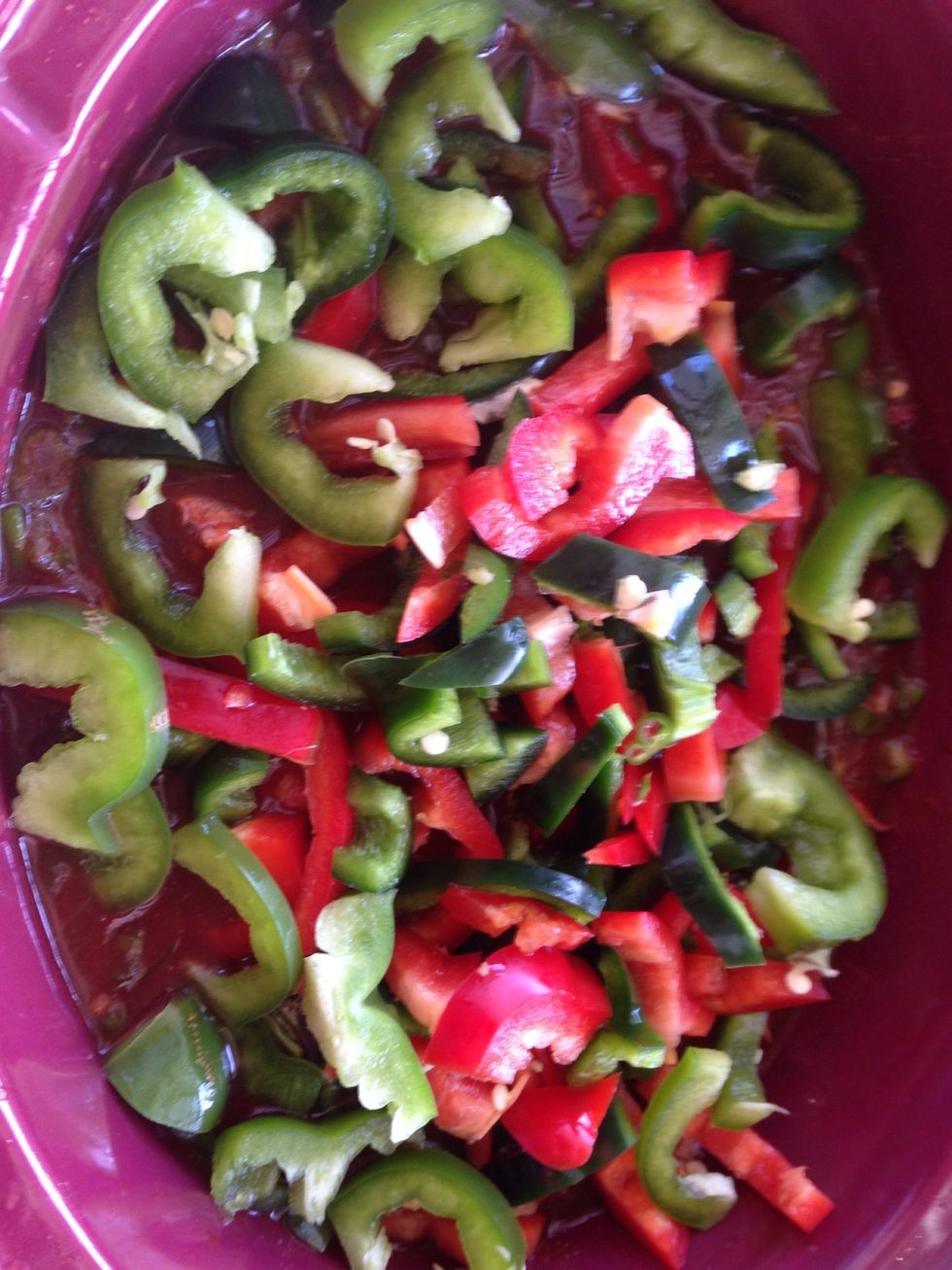 Chopped the pepper to strip then place it in top of the steak.