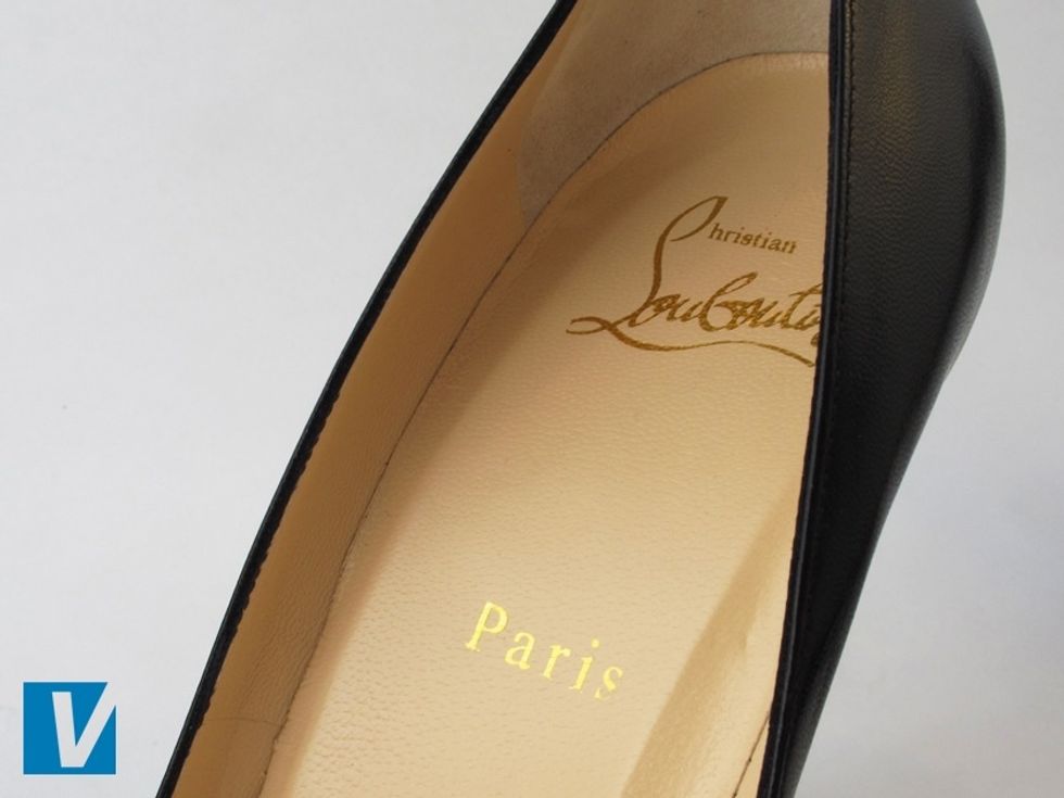 Christian Louboutin insoles feature the logo with the word 'Paris' located underneath. Check the size, position & alignment of these marks carefully. In some rare instances 'Paris' may not appear.