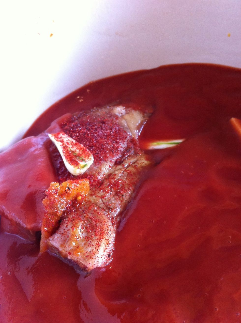 Chuck i a tin of choppen tomatoes or some passata, like me.