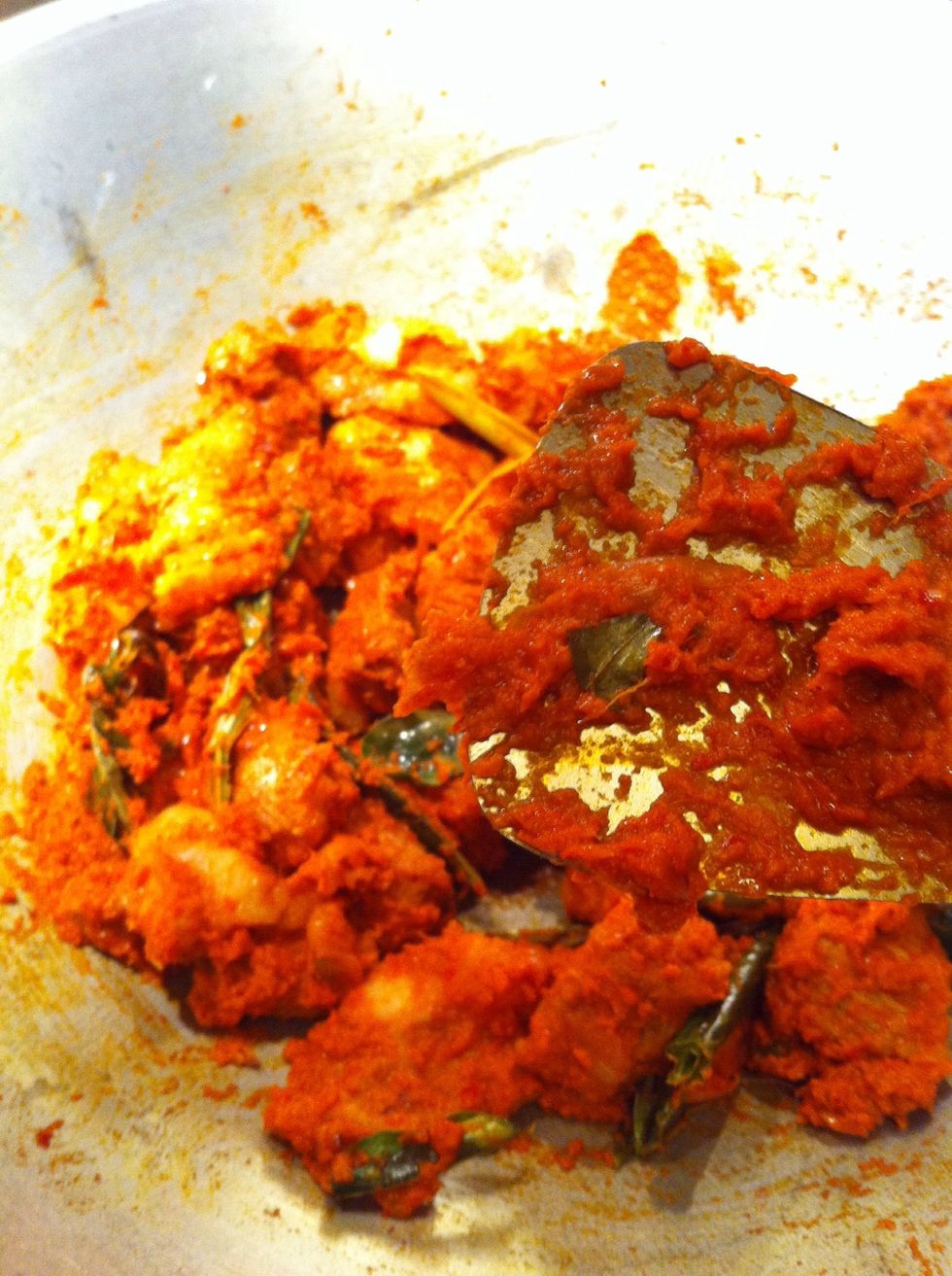 cium bumbu nya apakah sudah harum