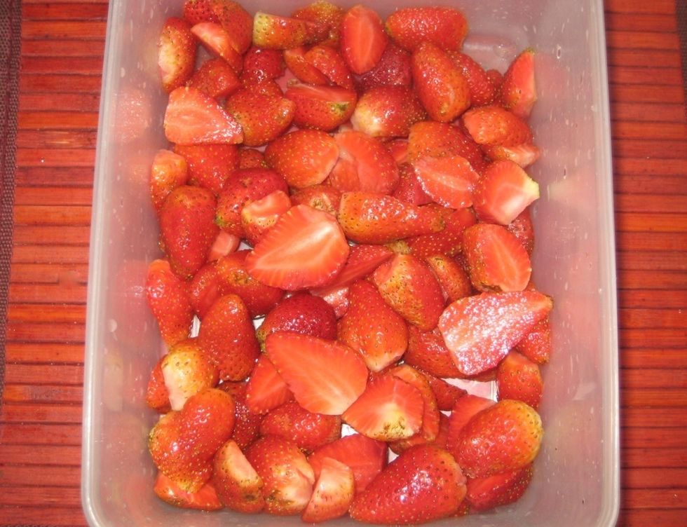 Clean and half your strawberries. Weigh them, the sugar should be equal to this weight. You can slightly crush them with a fork but I chose not to to get a chunkier outcome. : )