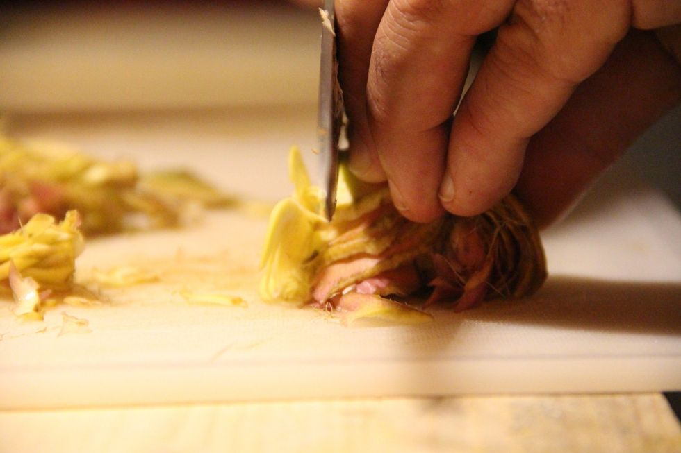 Clean artichoke (check how to frie an artichoke to see how to clean it) and chop in slices
